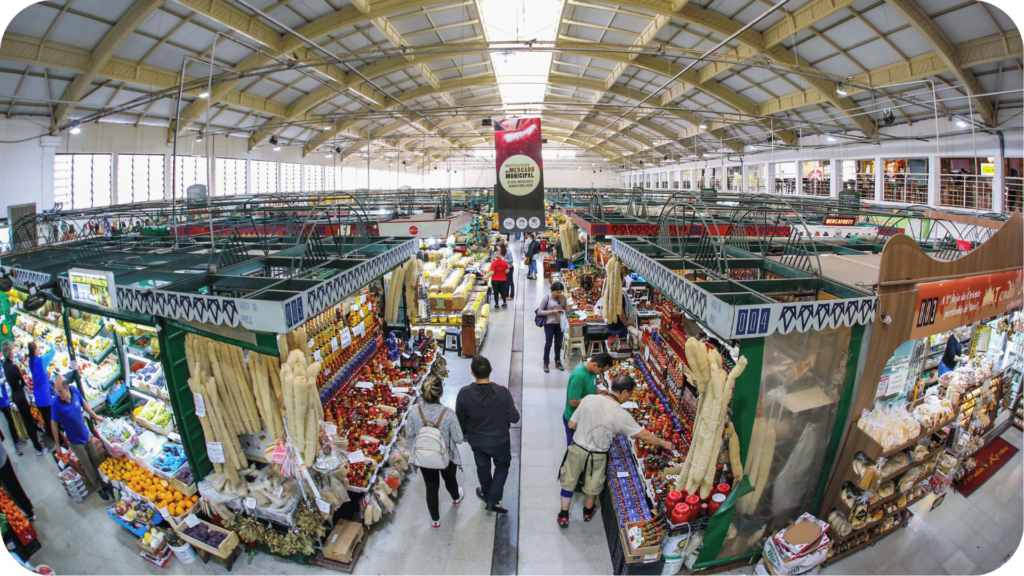 O mercado municipal de curitiba Uma experiência imperdível para os amantes de gastronomia, com produtos locais, comidas típicas e delícias internacionais