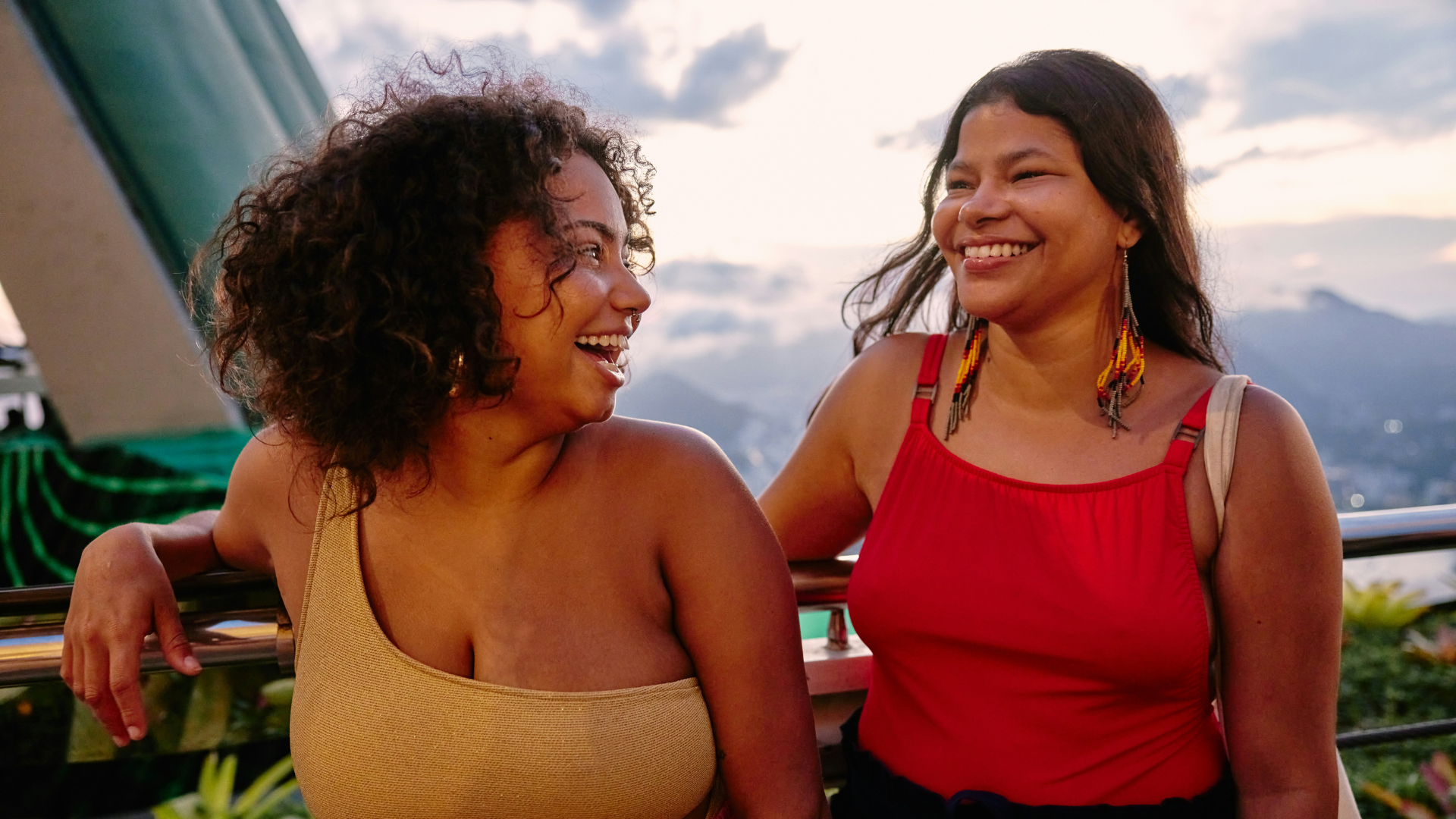 A NR-1 foi atualizada em 2025 para incluir a prevenção de riscos psicossociais no trabalho. Descubra como essa mudança impacta as empresas e a saúde mental dos colaboradores