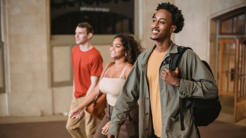 Descubra como criar estratégias de benefícios consistentes e flexíveis que respeitam as diferenças culturais e garantem equidade em empresas internacionais na busca pela harmonização de benefícios