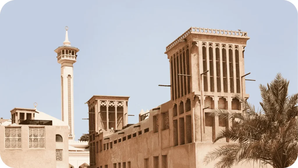 Imagem de Al Bastakiya, centro histórico de Dubai com charme árabe e construções preservadas do século XIX