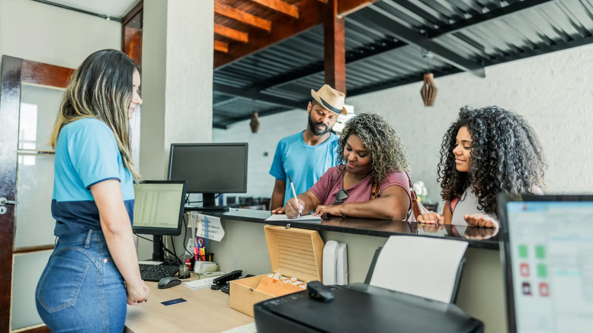 O que mudou nas regras de check-in e check-out em hoteis?