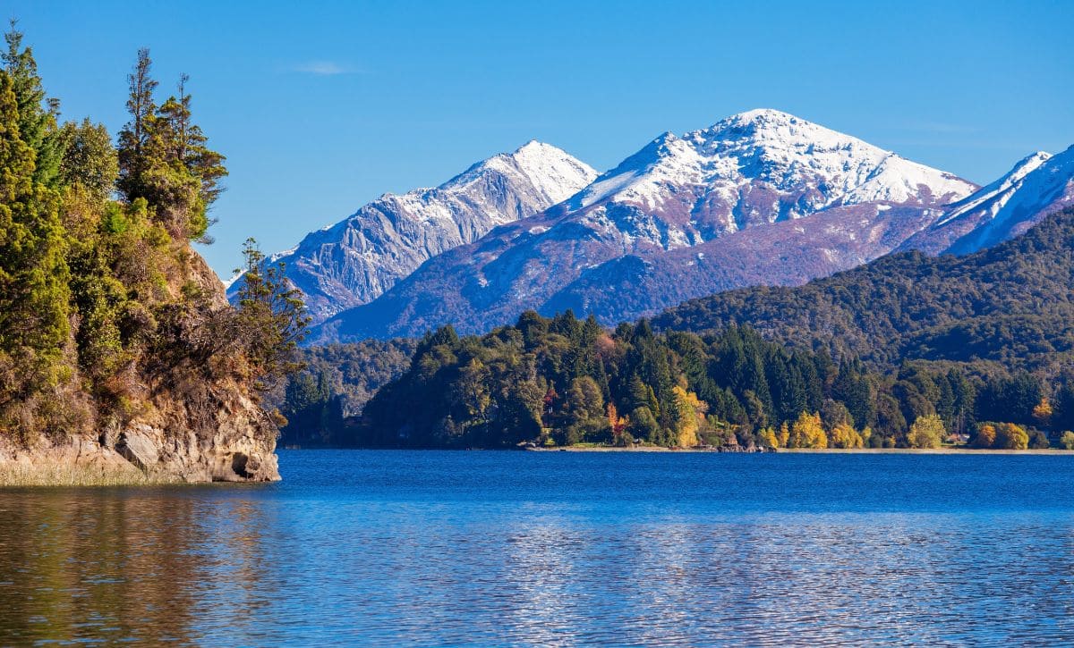 Bariloche no inverno e no verão